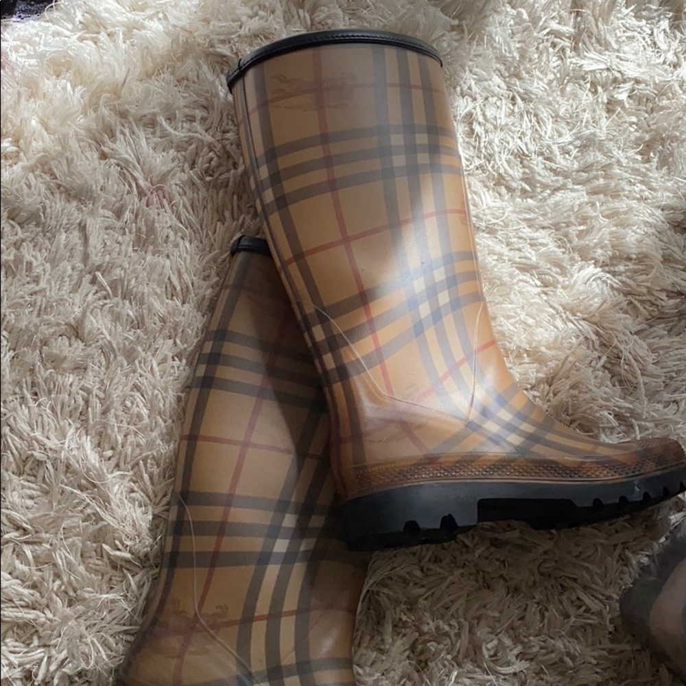 Burburry rain boots